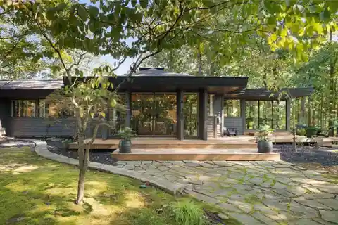 Organic Architecture with Modern Luxury