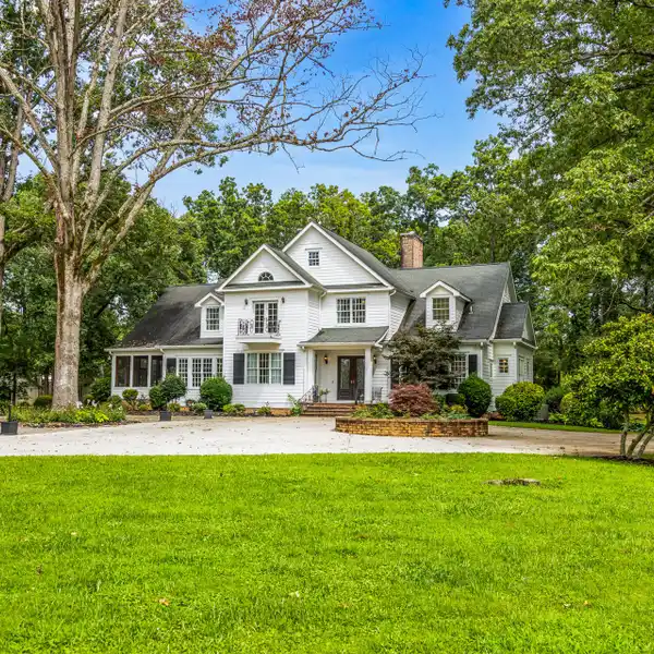 30-ACRE LEGACY SOUTHERN ESTATE