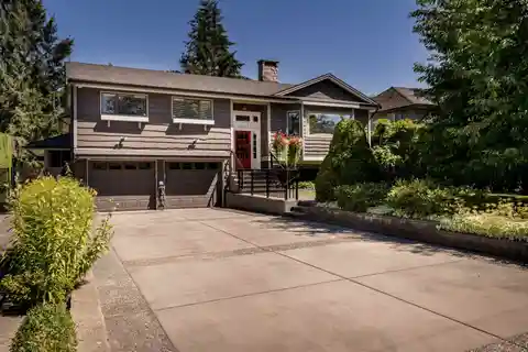 Custom Home on a Large Lot in Garibaldi Estates