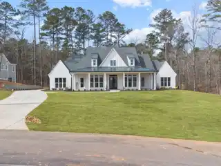 Exclusive Luxury Living in Beautiful Harbor Club