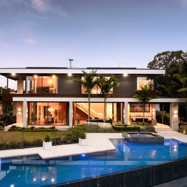 MAGNIFICENT MODERN RESIDENCE