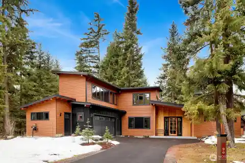 Light-filled Home with Effortless Style
