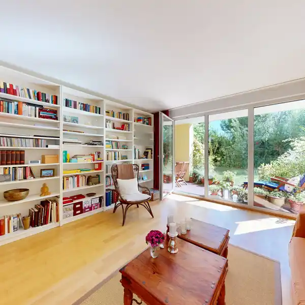 SPECIAL FIRST FLOOR APARTMENT