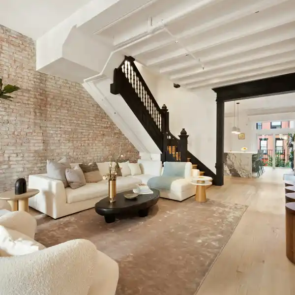 RENOVATED LIMESTONE TOWNHOUSE IN HISTORIC HAMILTON HEIGHTS