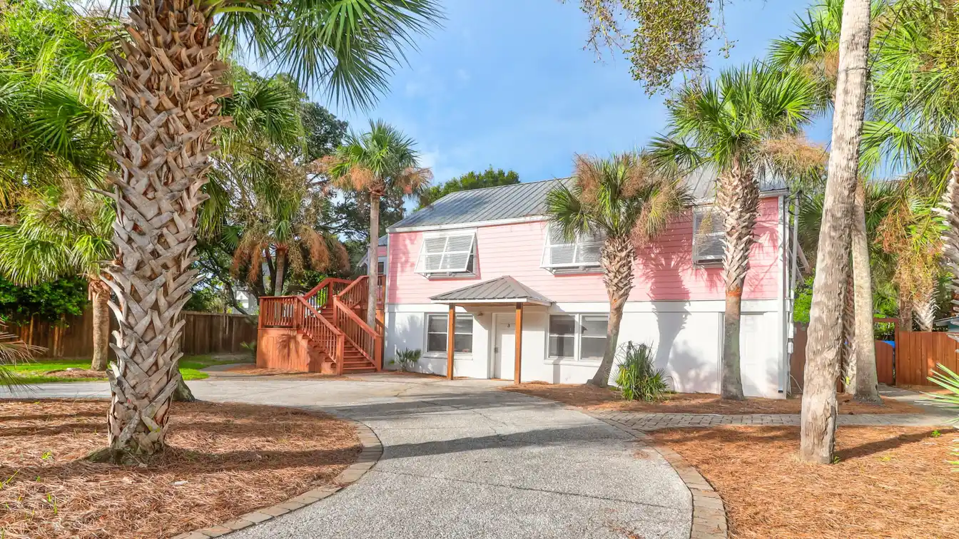 Classic Beach House Third Back from the Ocean