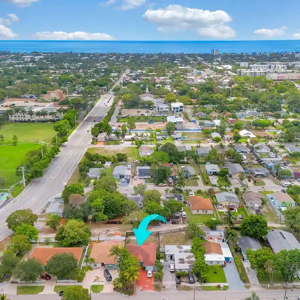 SPACIOUS DOWNTOWN BEACH HOME