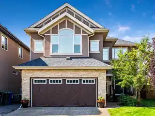 Immaculate Estate Home in Rockford Estates