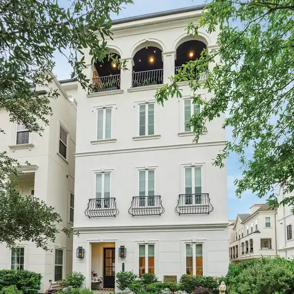 LUXURY LIVING WITH A EUROPEAN FEEL