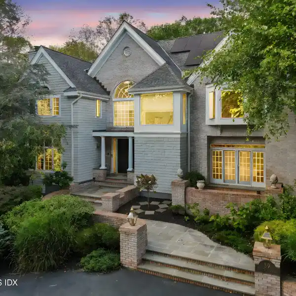 CUSTOM-BUILT HOME ON A QUIET CUL-DE-SAC