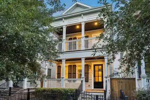 Stylish Heights Retreat with Ev-Ready Garage