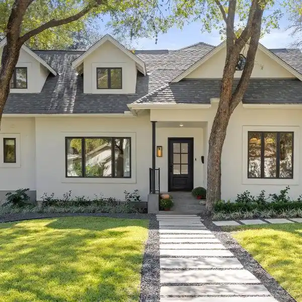 DELIGHTFUL HOME WITH TRADITIONAL DESIGN AND MODERN LIVING