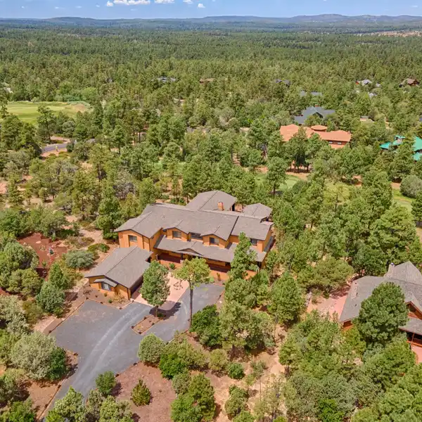 BEAUTIFULLY BUILT HOME ON THE CABIN COURSE