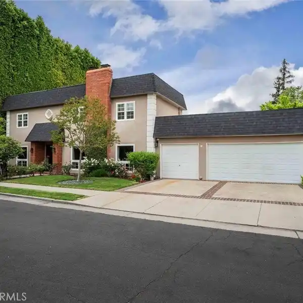 MOVE-IN READY GEM