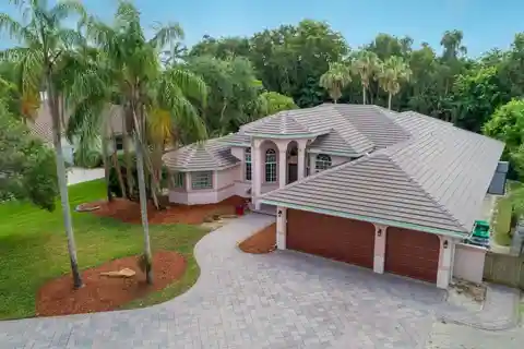 Gorgeous Pool Home on a Private Cul-de-sac