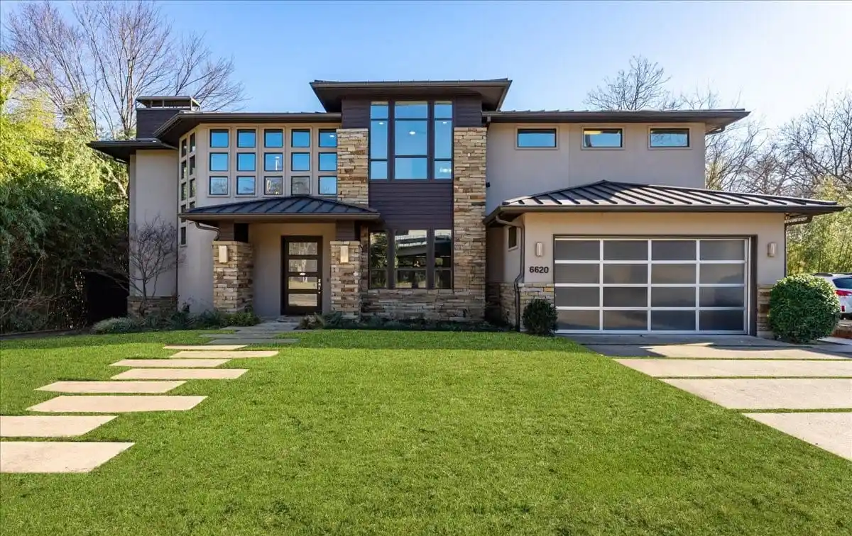 Stunning Contemporary Home in Lakewood