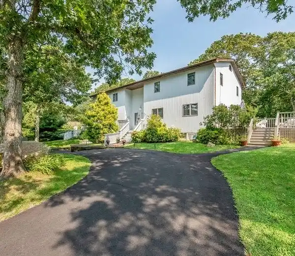 SPACIOUS RENTAL WITH POOL