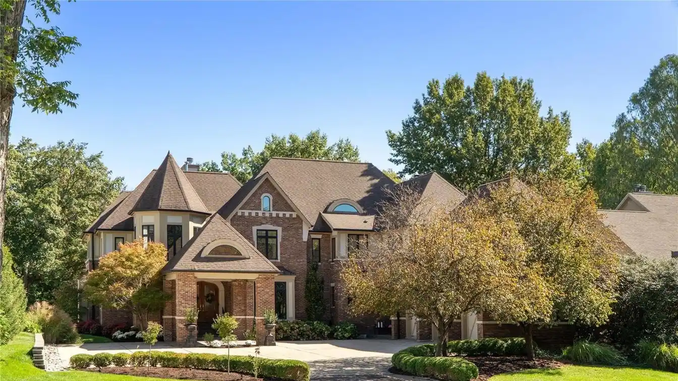 A True Gem on over an Acre