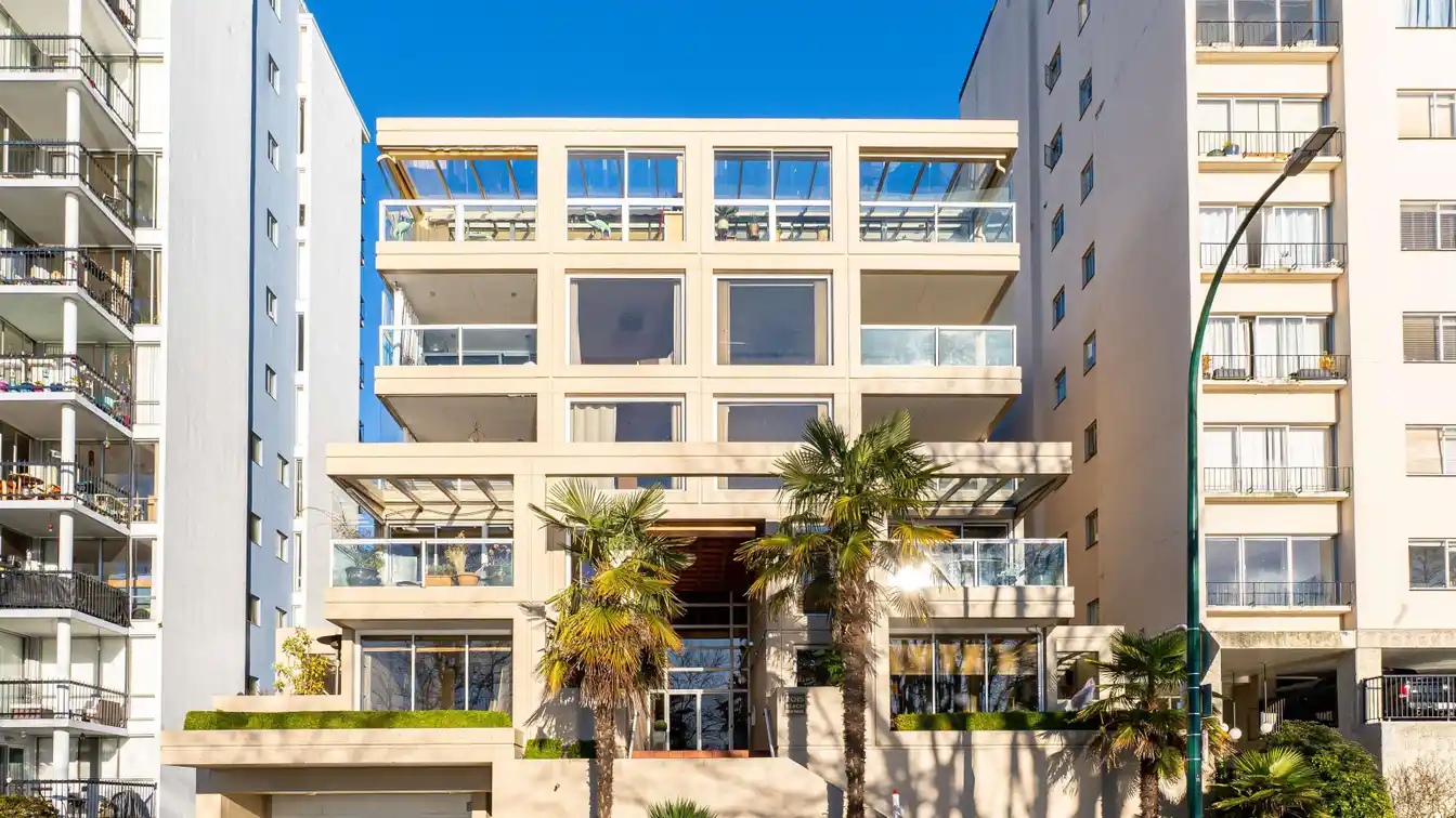 Expansive Two Bedroom Home in a Boutique Waterfront Building