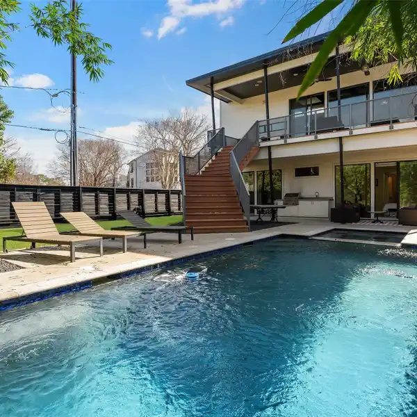 ONE-OF-A-KIND CUSTOM HOME IN MONTROSE