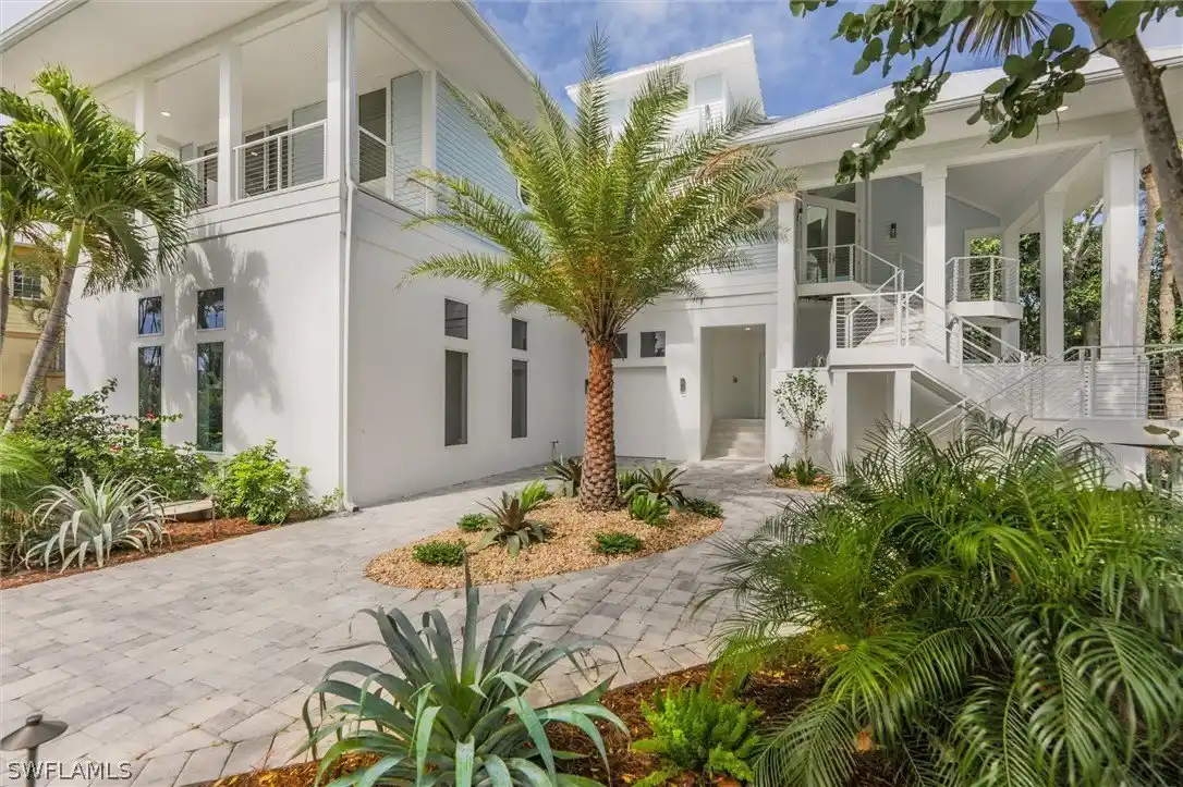 Luxurious Gulf Front Estate on Captiva Island