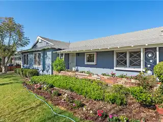 Lovingly Maintained Home in West Floral Park