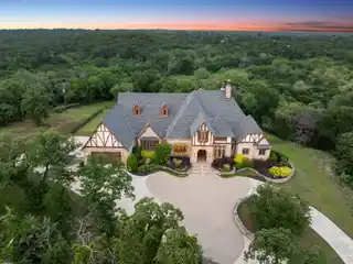 English Countryside Charm Above Lake Grapevine