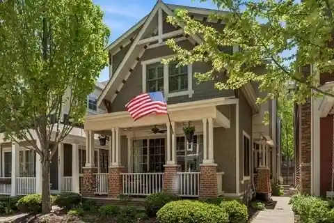Suburban Showstopper with Urban Vibes