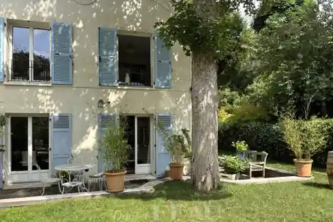 Lovely Home with Terrace and Garden