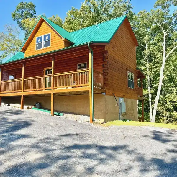 NEW CABIN IN A UNIQUE DEVELOPMENT