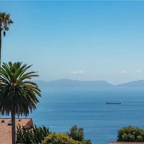 SWEEPING OCEAN AND SUNSET VIEWS