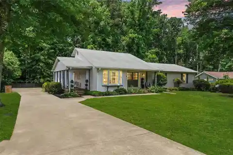 Hidden Gem Minutes from Downtown