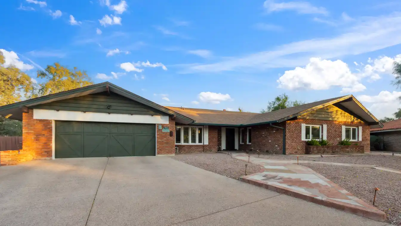 Beautiful Cul-de-sac Country Club Home