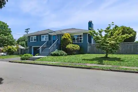 Spacious and Versatile Home in Prime Location