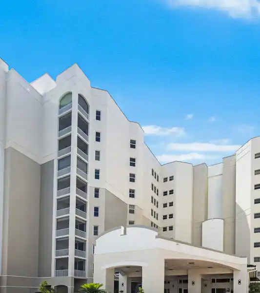 RARE PARAMOUNT RESIDENCE WITH RESORT-STYLE AMENITIES