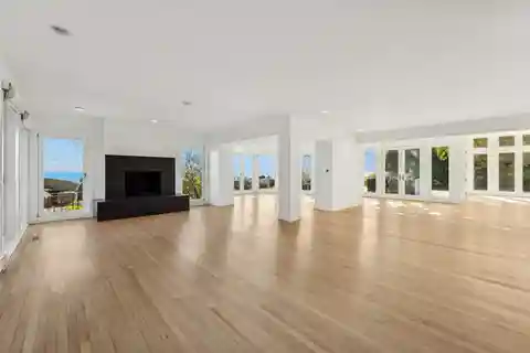 Secluded Lakefront Living with Unprecedented Views