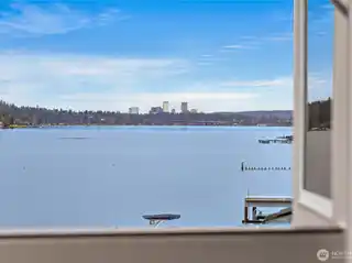 West-Facing Lake Washington Retreat