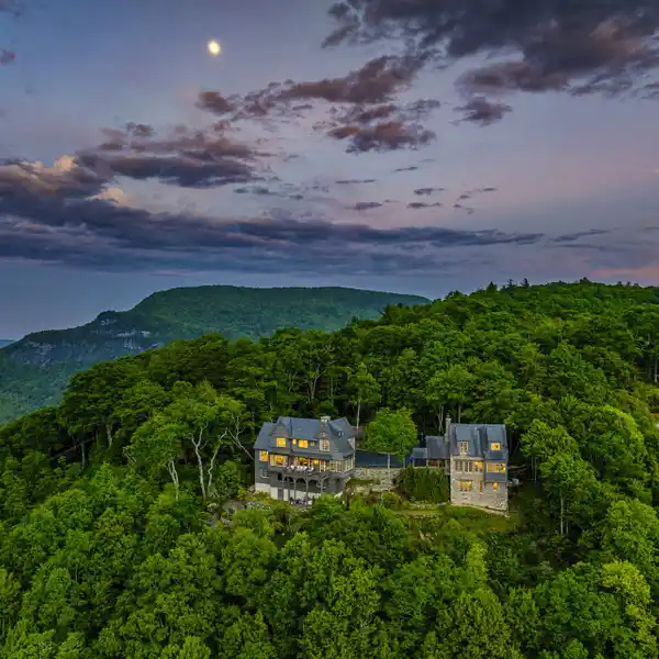 EXTRAORDINARY EUROPEAN-STYLE ESTATE IN THE HEART OF HIGHLANDS