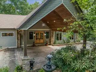 Artisan Retreat with Forest Views