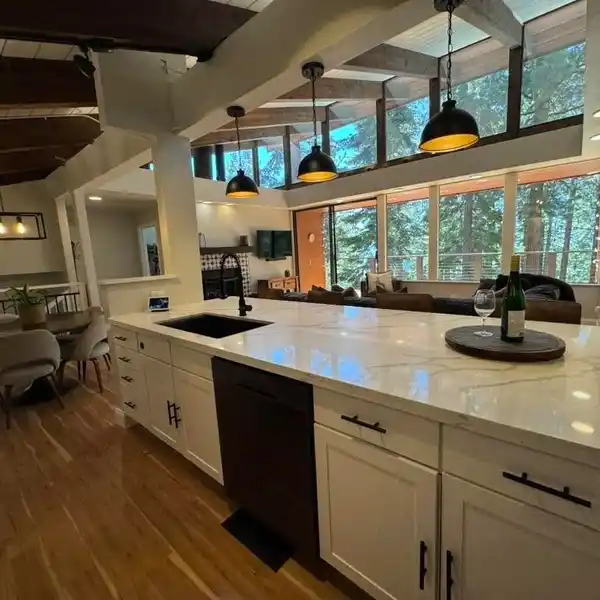 BEAUTIFULLY REMODELED TURNKEY HOME
