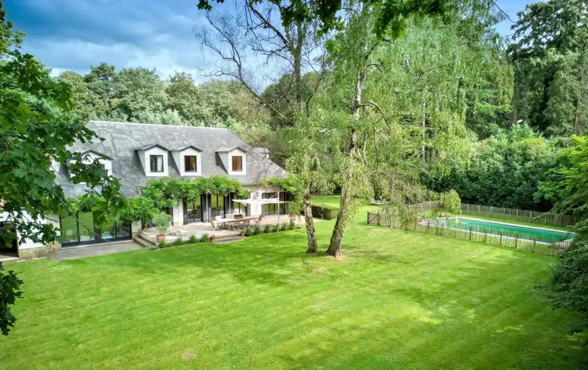 Renovated Villa in a Peaceful Setting