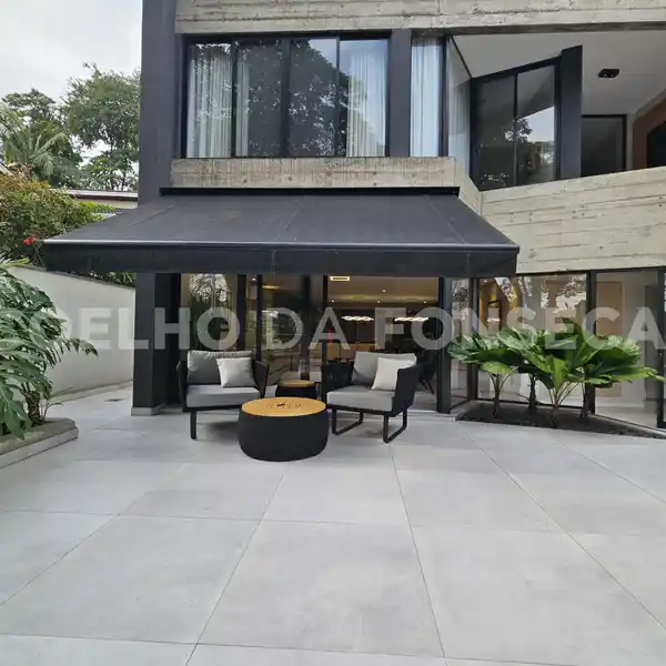 BEAUTIFUL RESIDENCE WITH MODERN CONSTRUCTION