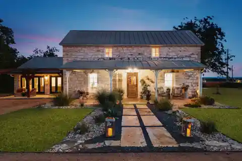 Magnificent Homestead Blending History and Luxury