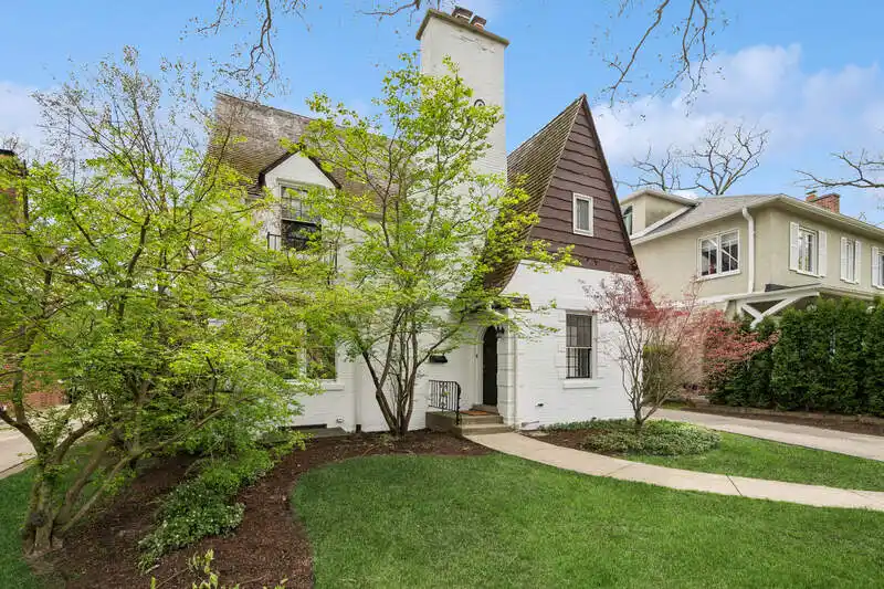 Charming Glencoe Home with Designer Kitchen