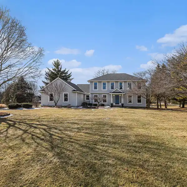 DISTINGUISHED COLONIAL HOME UPDATED THROUGHOUT