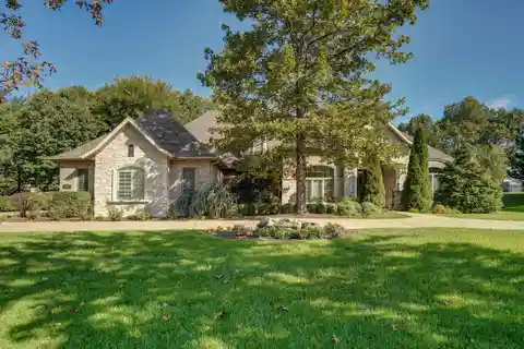 Gorgeous Home in Gated Sommerset Place