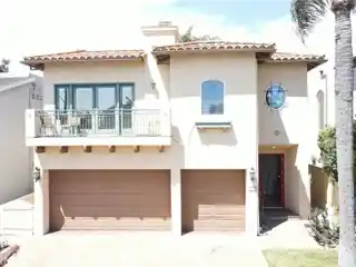 Livable Coastal Retreat