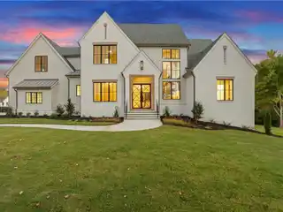 Rustic Charm Meets Modern Mountain Luxury