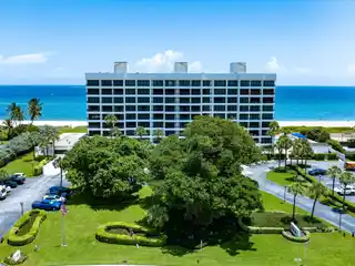 Designer Oceanfront Living with Boutique Elegance