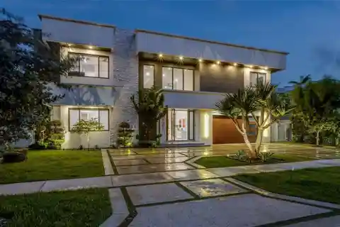 Chic Deepwater Estate