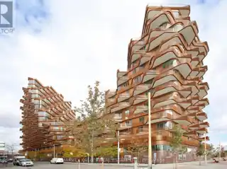 Elegant and Modern Residence at Aqualuna